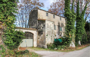 Lovely Apartment In Nîmes With Wifi